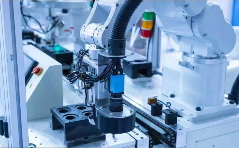 疫情推動工業(yè)企業(yè)智能制造進程，工業(yè)機器人 自動化生產(chǎn)、線上辦公成應(yīng)對利器
